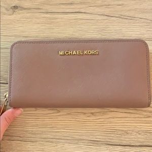 Michael kors wallet rose gold